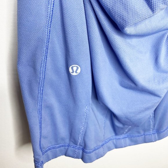 Lululemon Athletica Workout Top with Built-In Bra - Picture 4 of 4